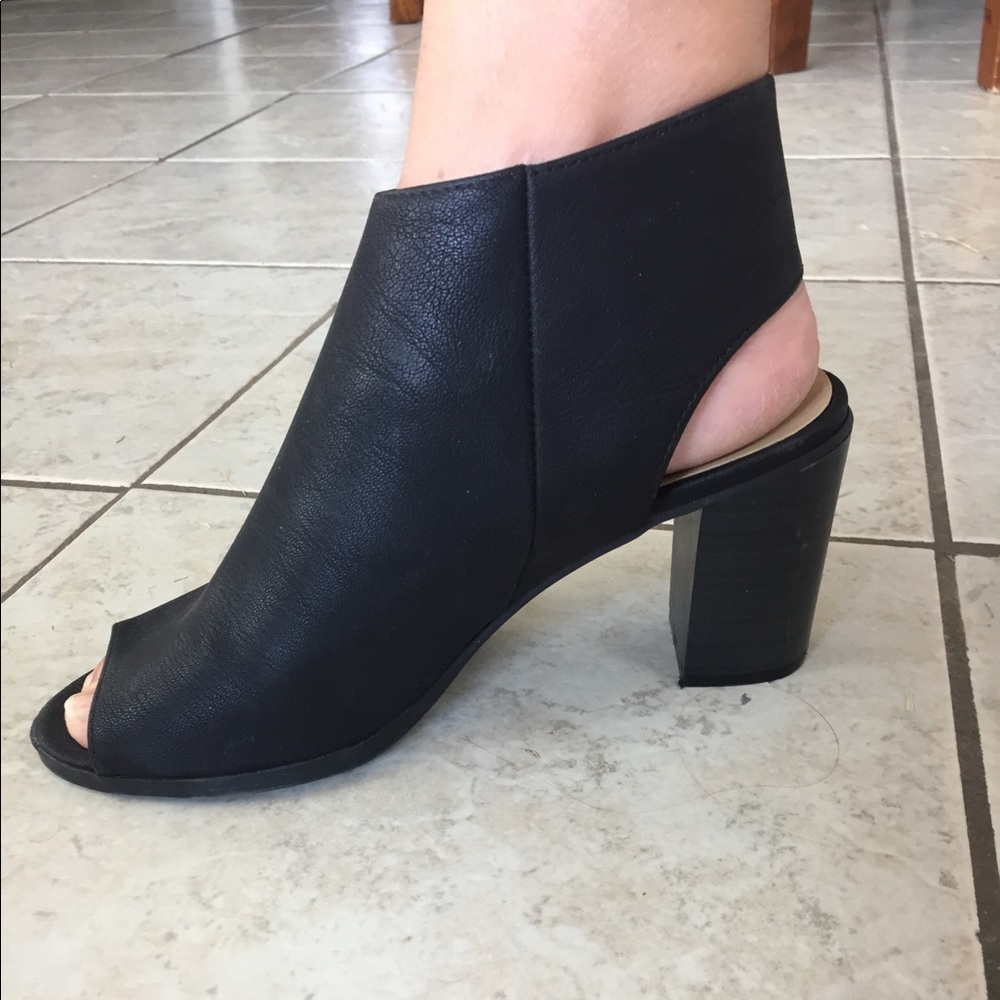 Black chunky heel sandal